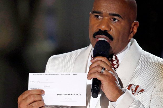 Steve Harvey holds up the card showing the winners after he incorrectly announced Miss Colombia Ariadna Gutierrez as the winner at the Miss Universe pageant on Sunday, Dec. 20, 2015, in Las Vegas. Miss Philippines Pia Alonzo Wurtzbach was named Miss Universe. (AP Photo/John Locher)